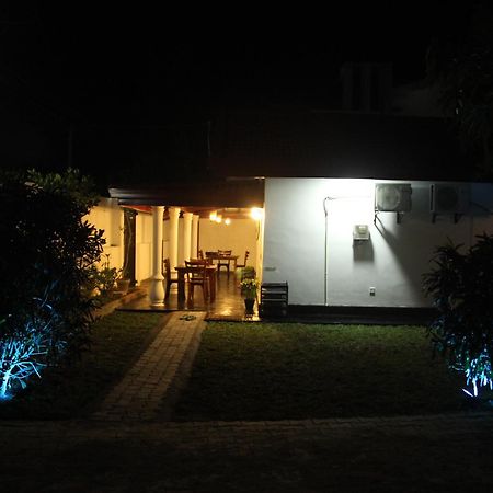 Sooriya Sewana Guest House Banduramulla Luaran gambar