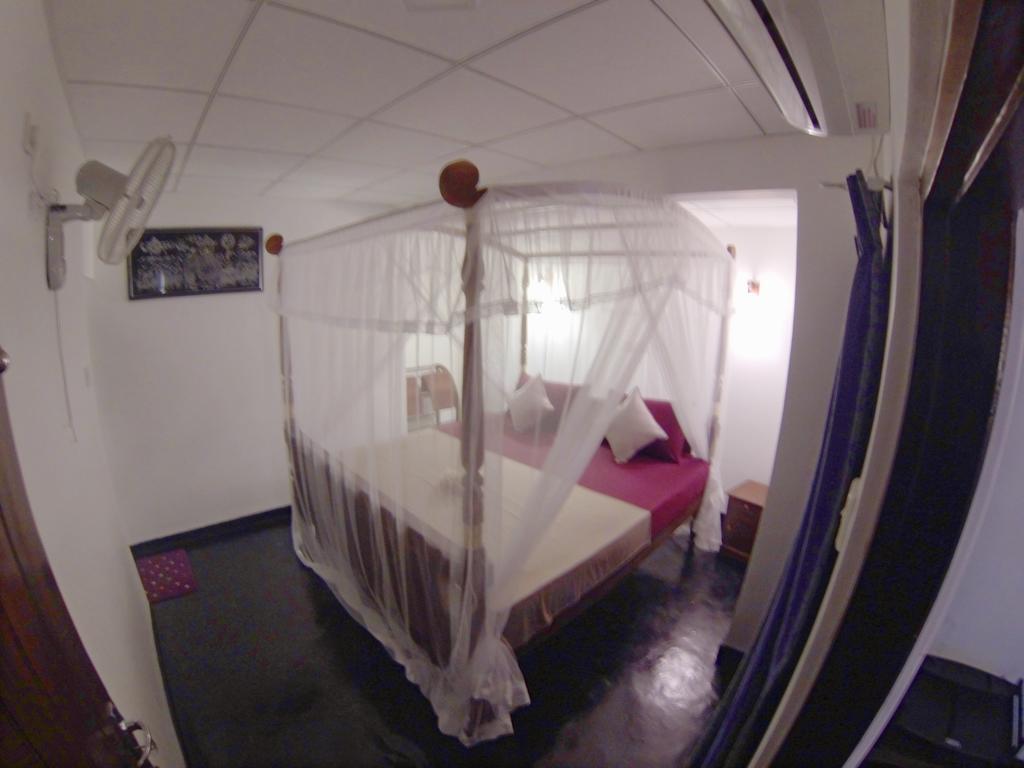 Sooriya Sewana Guest House Banduramulla Bilik gambar